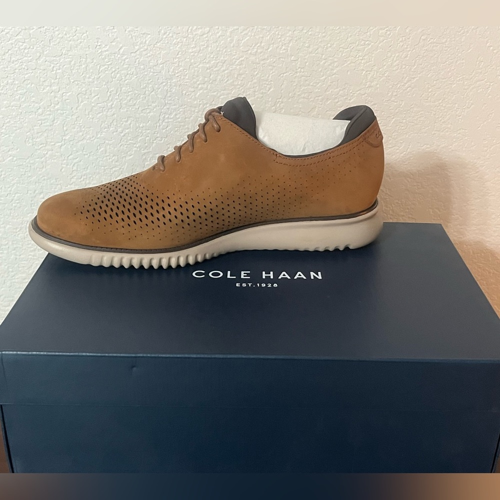 COLE HAAN 2.ZEROGRAND Men’s 10 Medium Laser Wingtip Oxford